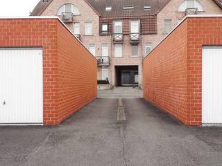 Gelegen in Residentie Ter Beke:<br /><br />Afgesloten garagebox van ongeveer 15 m² , in het centrum van Anzegem.<br />Voorzien van een kantelpoort.
