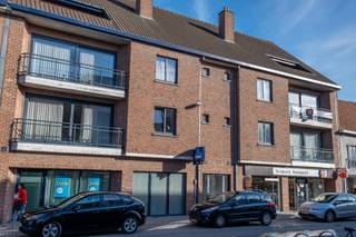 Gelegen in het hart van Oostkamp, op een toplocatie waar alle dagelijkse voorzieningen zoals bakker, winkels, bank en openbaar vervoer zich...