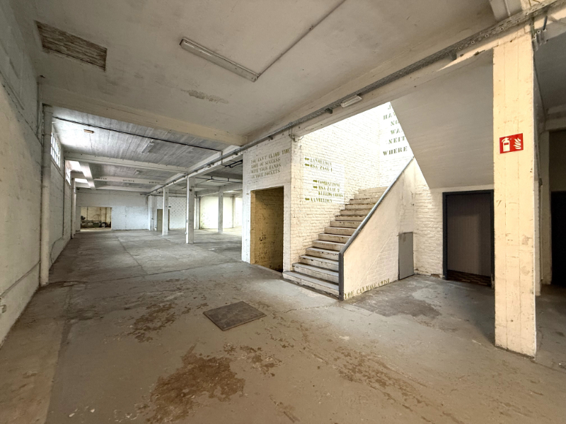 Ruime loods met tal van mogelijkheden - foto 4