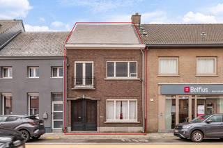 Ben jij op zoek naar een woning die je volledig naar je eigen hand kunt zetten? Zoek niet verder!Deze karaktervolle woning uit 1950, gelegen op een...