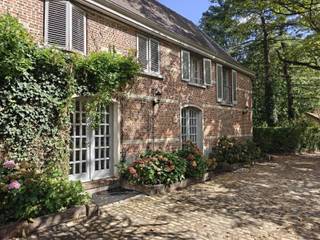 Kantoorruimte / directiebureel ca. 65m² op plancher te Edegem uiterst rustig gelegen in het kasteeldomein Arendsnest in gerestoreerde...