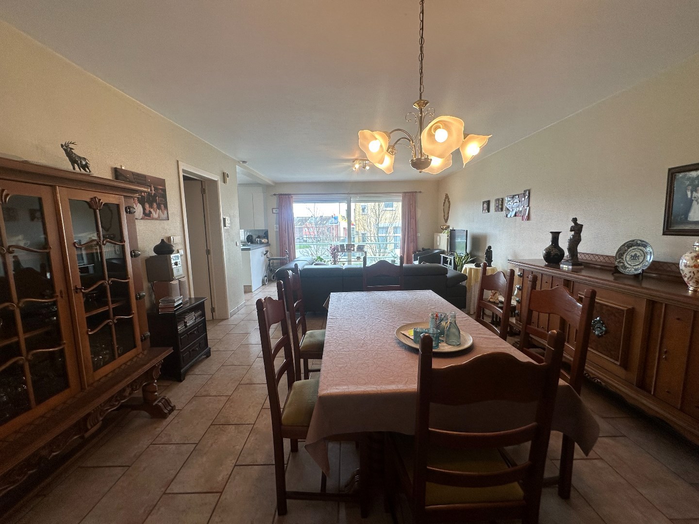 Uitstekend gelegen, ruim appartement met groot terras pal in het centrum van Langemark - foto 3