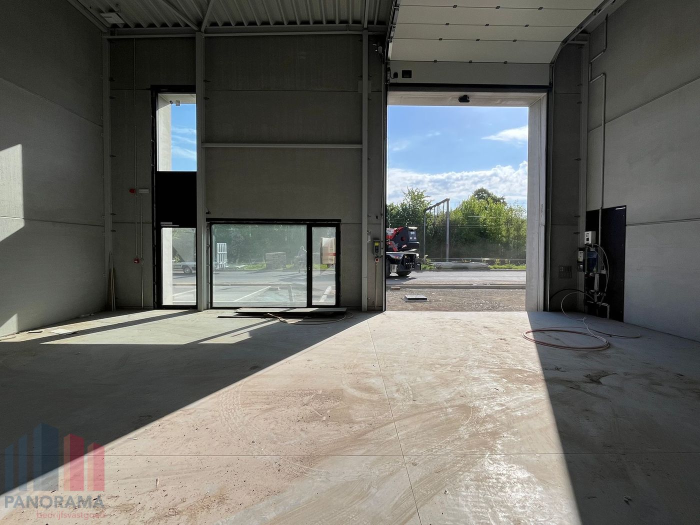 Opslagruimte van 300 m² en uitstekend gelegen vlak aan de E40 - photo 2