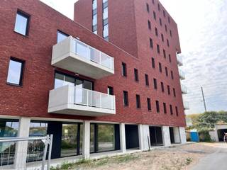 Op zoek naar de perfecte plek voor uw onderneming? Dan is deze nieuwbouw handels- of kantoorruimte nabij het station en in het centrum van Deinze...