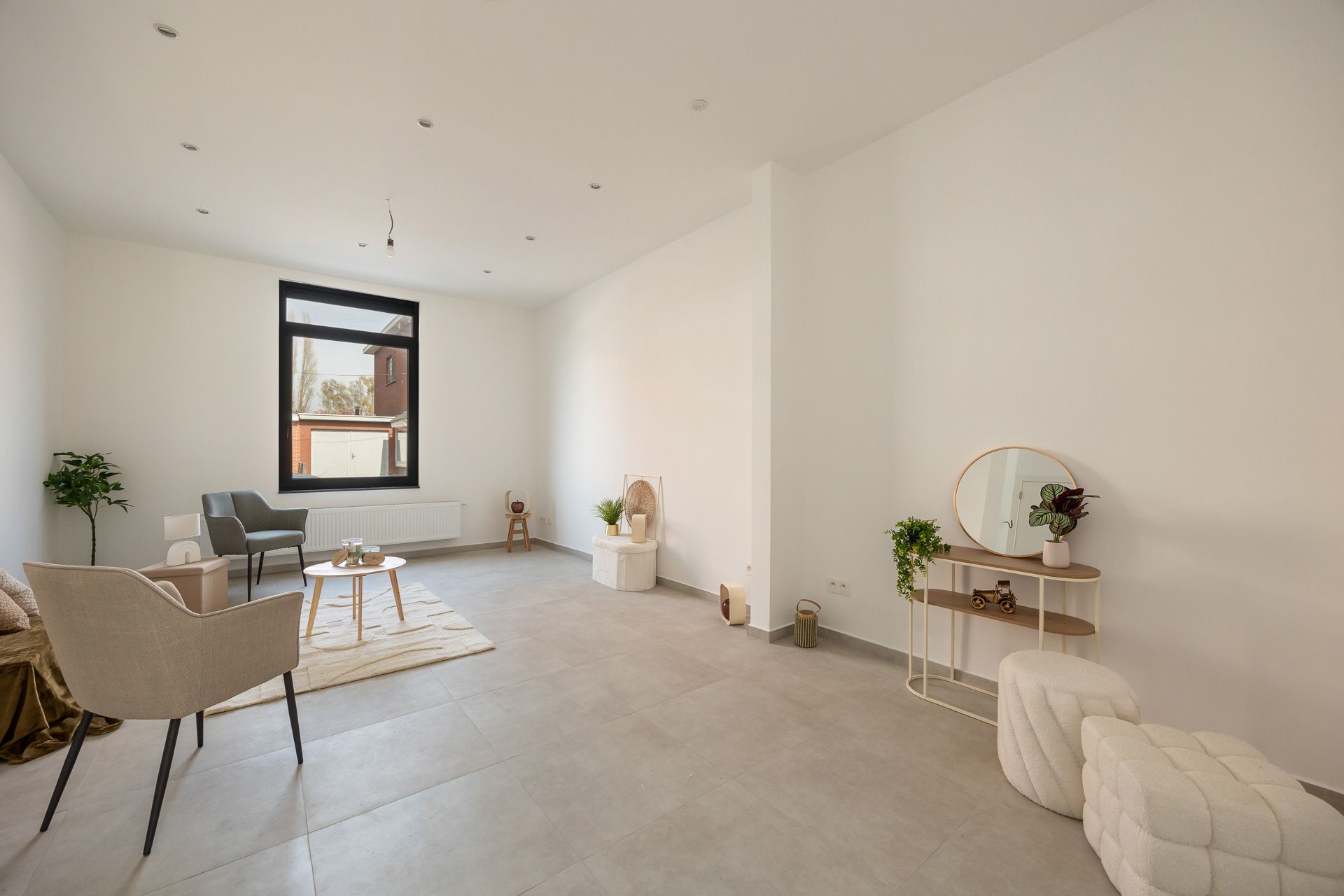 Gerenoveerde gezinswoning met tuin in rustige omgeving - foto 2