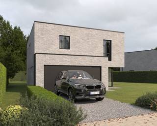 Grote Ede 45 is uitstekend gelegen in Sint-Andries, een gegeerde en vlot bereikbare deelgemeente van Brugge. Deze locatie combineert het beste van twee werelden: rustig en residentieel, met tegelijk een snelle verbinding naar het stadscentrum en de belangrijkste invalswegen.<br /><br />De ligging biedt een optimale bereikbaarheid dankzij de nabijheid van de Expresweg (N31), die directe aansluiting geeft op de E40 richting Gent en Oostende. Hierdoor is het pand bijzonder interessant voor wie zich dagelijks vlot wil verplaatsen, zowel lokaal als bovenlokaal.<br /><br />INDELING VAN DE WONING<br /><br />GELIJKVLOERS<br /><br />- Inkomhal- Gastentoilet- Leefruimte met open keuken- Trap naar boven- Berging- Inpandige garage<br />EERSTE VERDIEP<br /><br />- Nachthal- Apart toilet- Badkamer- Doucheruimte- 4 slaapkamers<br />Afbeeldingen zijn steeds illustratief en contractueel niet bindend.<br /><br />De koper heeft deels nog inspraak in de stijl en afwerking van de woning voor zover deze zaken niet werden vastgelegd door vergunning of bestelling van materialen.<br /><br />TIP: Hoe sneller U beslist in de bouwfase, des te meer inspraak U heeft in de keuze van materialen en/of afwerking.<br /><br />ECO-uitvoering dat voldoet aan strenge energienormen.<br /><br />- Zonnepanelen- Doorgedreven isolatie- Warmtepomp i.p.v. gas- Vloerverwarming- Ventilatie D- Max. E-peil = 30- Elektriciteitsaansluiting : 3 fasen<br />Deze woning beschikt over een ruimere budget voor keuken en sanitair, dan wat normaal voorzien is in ons standaardlastenboek.<br /><br />Ook laminaatvloer in nachthal en slaapkamers is inbegrepen.