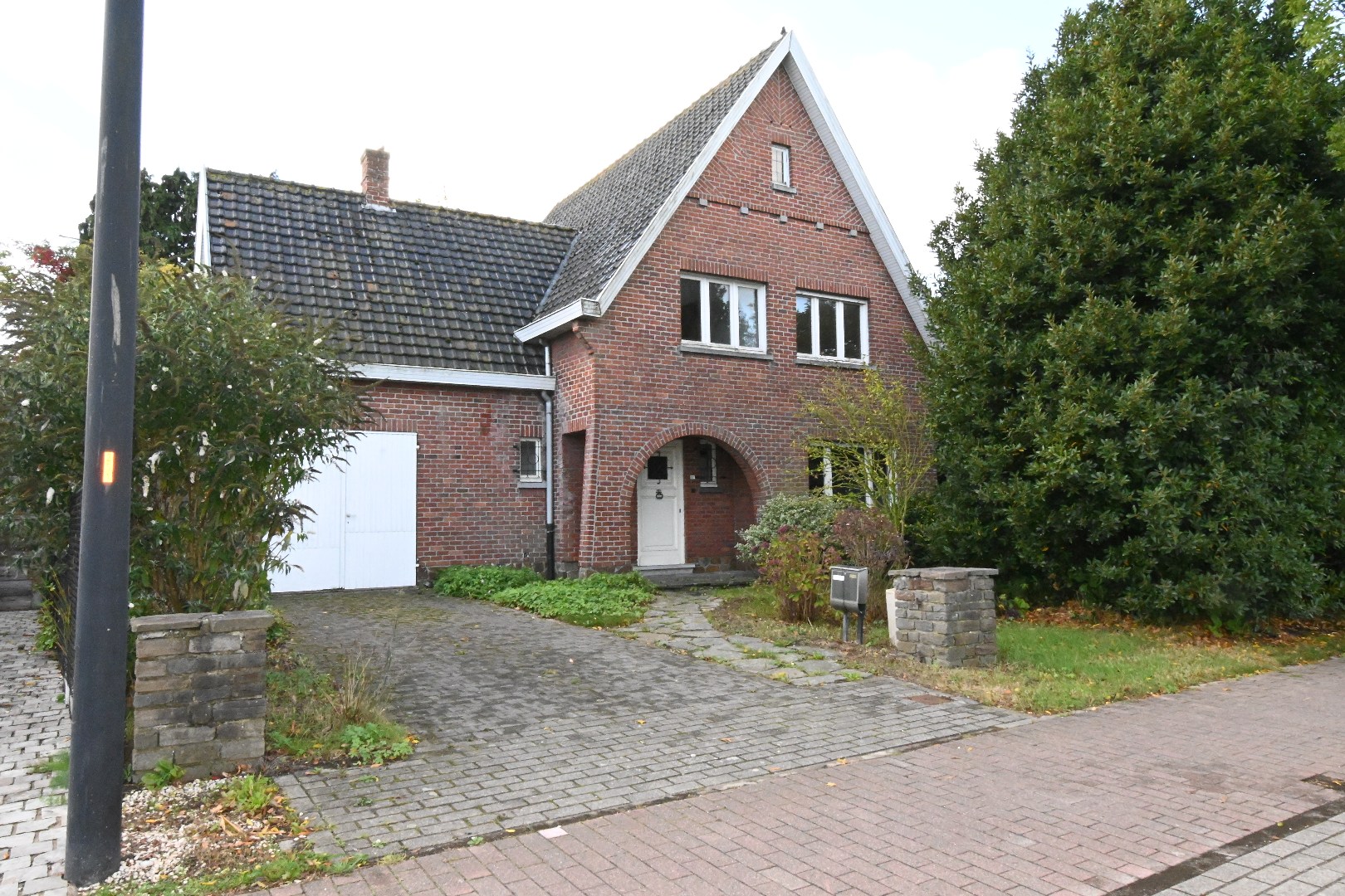 Alleenstaande woning met tuin gelegen rand centrum Maldegem - foto 1