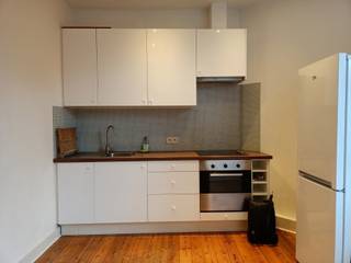 BEZOEKEN ZATERDAG 18/10/2025 van 13.00 tot 13.30Gezellig appartement gelegen op de 3de verdieping van een klein gebouw zonder lift. Het appartement...