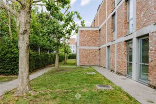 GENT CENTRUM - Trendy studentenkamer op uitstekende locatie Deze interessante investeringsopportuniteit is gelegen op de tweede verdieping van...