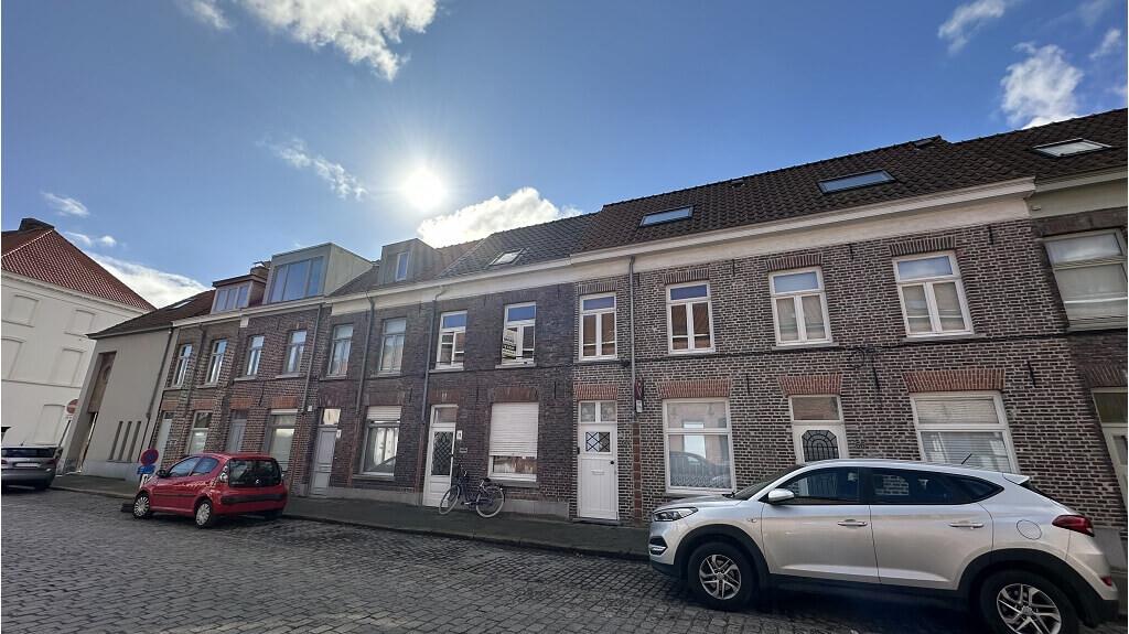 Comfortabele 2-slaapkamerwoning met Terras te koop in Brugge - photo 1