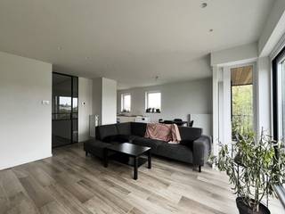 Prijs :  850 €/maand + 75 €/syndicDit verzorgd appartement met terras combineert ruimte, comfort en een aangename ligging. Gelegen in een kleine...