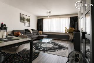 <p><span>Looking for a move-in ready apartment that combines comfort, natural light and a practical layout? This well-maintained apartment offers approximately 85 m² of living space and is an excellent opportunity for both owner-occupiers and investors.</span></p>
<p><span>The bright living area benefits from large windows, creating a pleasant and inviting atmosphere throughout the day. The recently renovated kitchen has been finished in a contemporary style and offers everything you need for comfortable everyday living.</span></p>
<p><span>The apartment features two spacious bedrooms, a well-kept bathroom and a sunny south-facing terrace where you can relax and enjoy the sunshine from morning until evening.</span></p>
<p><span>Comfort is further enhanced by recently installed windows fitted with insect screens throughout the apartment. The property also benefits from compliant electrical installation, gas-fired central heating and a favourable energy performance, contributing to lower energy costs.</span></p>
<p><span>Ideally located close to shops, schools, public transport and major access roads, this apartment combines peaceful living with excellent accessibility.</span></p>
<p><span>A perfect opportunity for anyone looking for a ready-to-move-in apartment in a convenient location.</span></p>
<p><span>Contact Century 21 Locus today to arrange your viewing.</span></p>