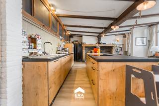 Authentieke woning, voormalig eetcafé gekend als 't Oud gemeentehuis.In het centrum van Waardamme bevindt zich deze ruime woning met 4 slaapkamers en...