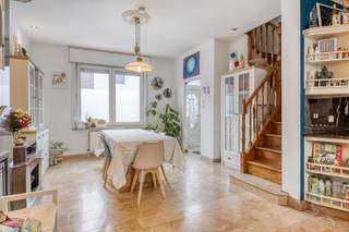 **KIJKDAG 8/11 OP AFSPRAAK** Deze gezellige woning is ideaal gelegen in het centrum van Asse, op wandelafstand van winkels, scholen, openbaar...