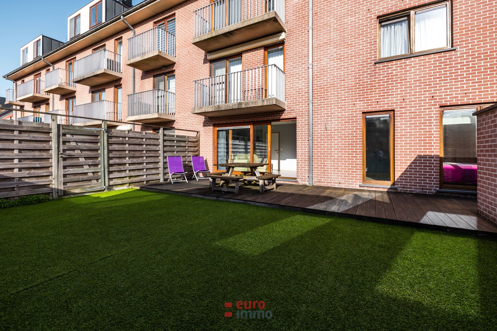Appartement haut de gamme au rez-de-chaussée avec très grande terrasse et jardin ! - photo 3