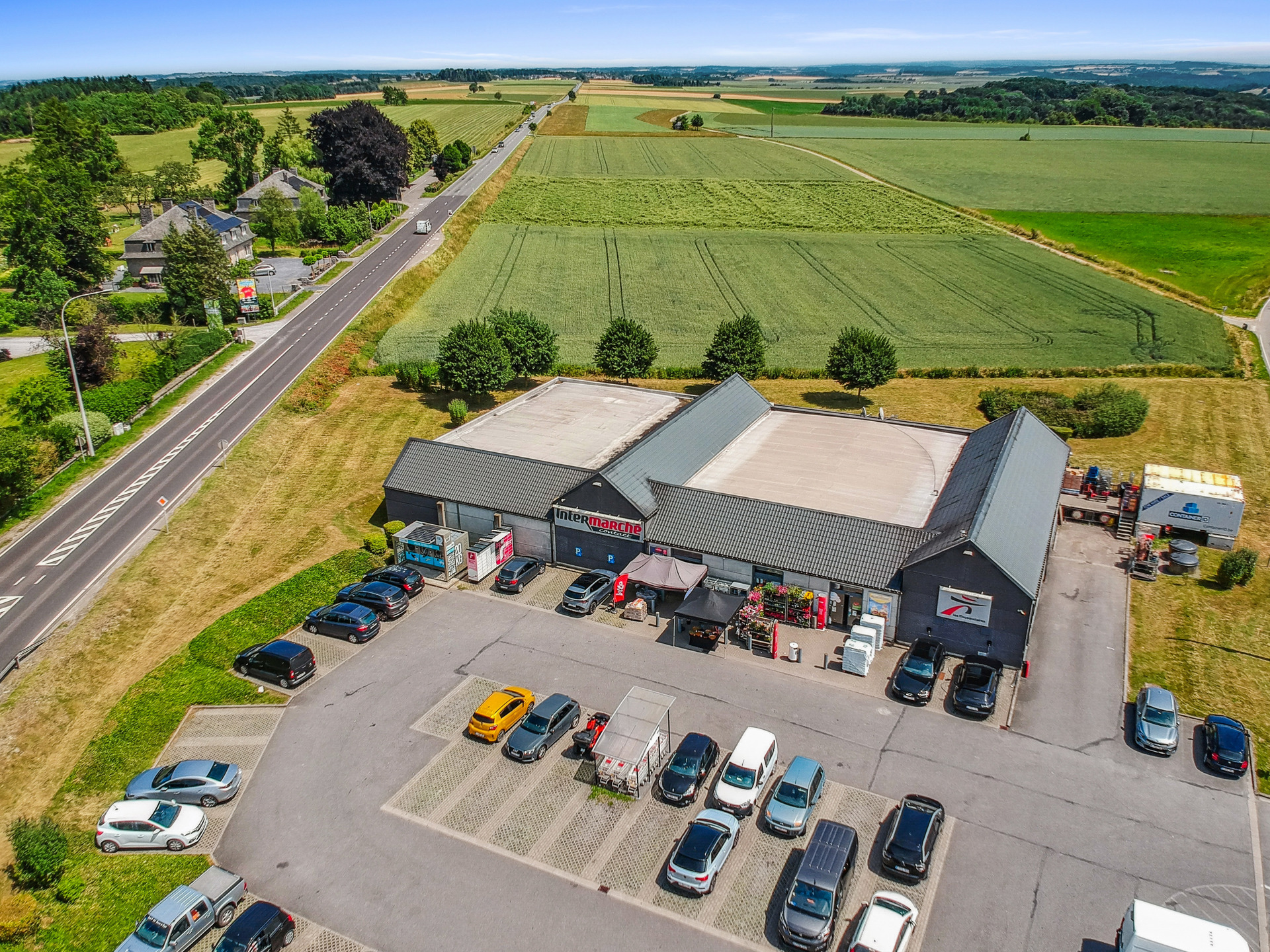 Ruim handelspand van 975 m² te koop - foto 1