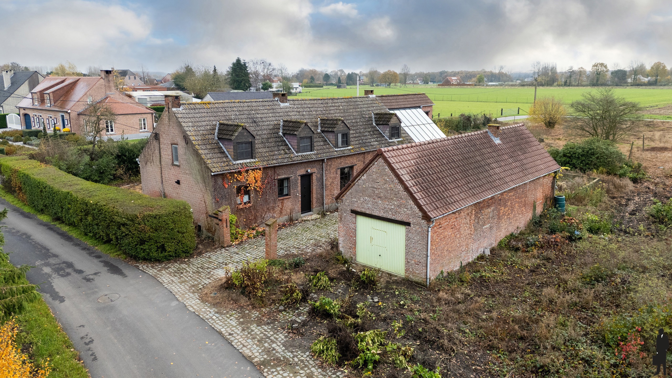 Prachtig gelegen hoeve met 4 slk op een perceel van ca. 4157m² te Lier.  - foto 5