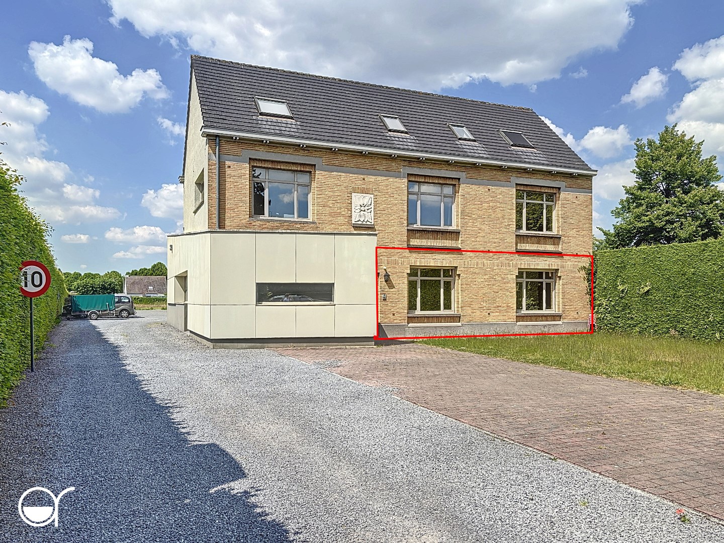 Meergezinswoning met 2 appartementen en kantoorruimte - foto 3