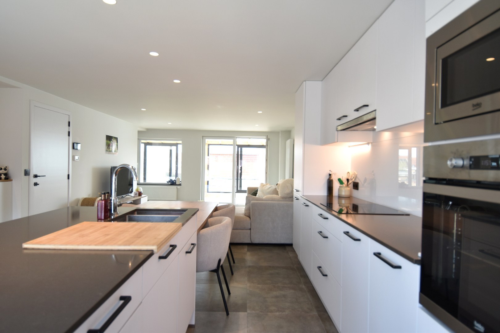 Opslagruimte van 144 m² met recent vernieuwd duplexappartement - foto 4