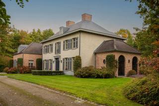 Meer info en foto’s op www.homixx.beOntdek deze uitzonderlijke villa, gebouwd door Domus Aurea Exclusieve Villabouw en gelegen in een rustige en...