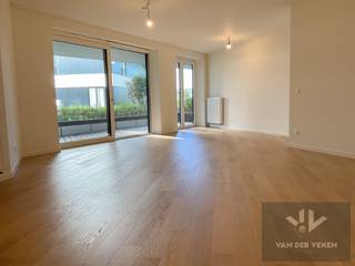 Dit appartement is beschikbaar vanaf 15 augustus 2025!Vaste kosten: € 80,00 per maand + € 80,00 per maand provisie verwarming (je hebt zelf GEEN...