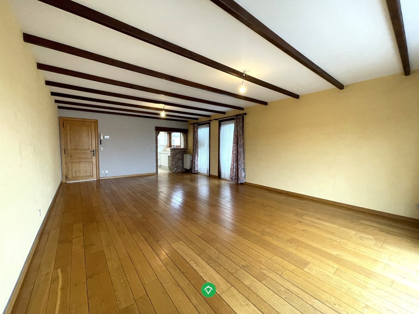 Ruim 2-slaapkamersappartement met garage in centrum Roeselare - foto 3