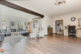 Deze verzorgde gezinswoning met 5 slaapkamers (bewoonbare opp. 297 m²) te Heist-op-den-Berg geniet een uitstekende ligging op een perceel van 1271...