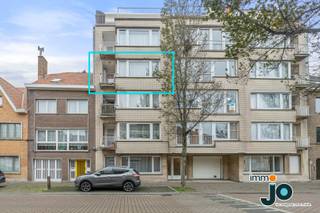 Dit ruim en instapklaar 3-slaapkamerappartement is gelegen  op een rustige locatie vlak bij het strand en het centrum en maakt deel uit van een...