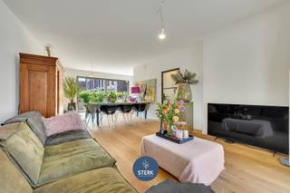 ENERGIEZUINIGE GEZINSWONING IN DE DORPSKERN VAN OUD-REKEM !We vinden deze gesloten woning met een bewoonbare oppervlakte van 222 m² terug op een...