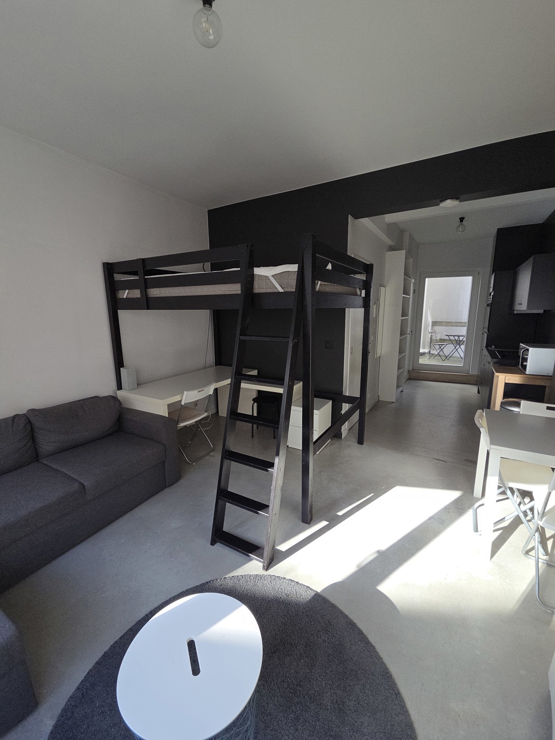 Stijlvolle en Instapklare Studio op Toplocatie in Antwerpen. - foto 4