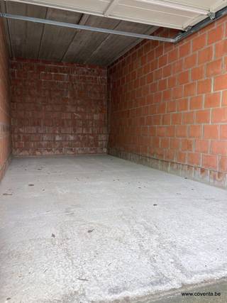 Garage à louer en centre-ville de Courtrai<br /><br />6.5m x 2.7m<br /><br /> 