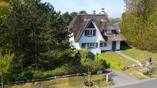 Villa Bilulu – A charming thatched villa with 3 bedrooms, set on a 994m² plot, centrally located in the Simli district of Nieuwpoort-Bad...