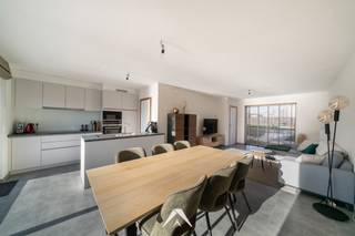 Wonen in een recente en rustig gelegen woonwijk in Zwevegem, Zonnebloemstraat 37. Deze energiezuinige nieuwbouwwoning (EPC A-label) biedt...