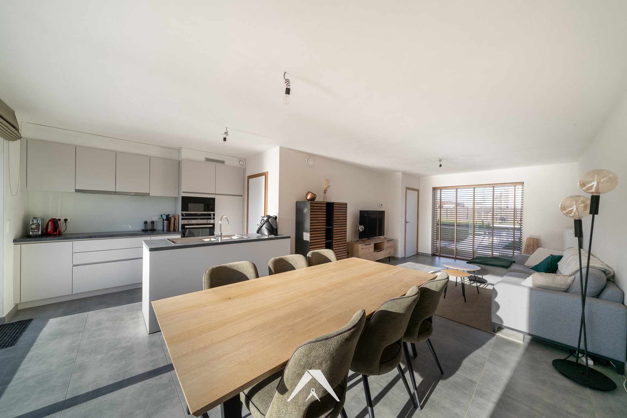 Gezellige nieuwbouwwoning met 3 kamers en tuin! - foto 2