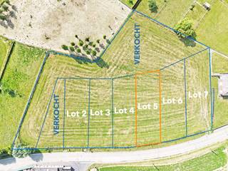 Deze verkaveling situeert zich langsheen de Bontestraat te Sint-Maria-Oudenhove, de gronden zijn uiterst landelijk doch vlot bereikbaar gelegen...