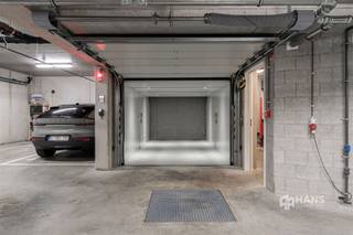 <p><span>Goed gelegen autostaanplaats met autolift in het hartje van Oud Berchem. De garage valt te betreden via een sectionaalpoort en gaat vervolgens via een autolift naar verdieping -1, waar de staanplaats zich bevindt. Voor heel ons aanbod of een gratis schatting ga naar www.hansimmo.be of bel 03/290.30.30.</span></p><p><span> </span></p>