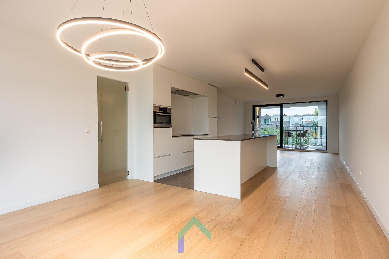 Ruim appartement met lichtrijke leefruimte - foto 4