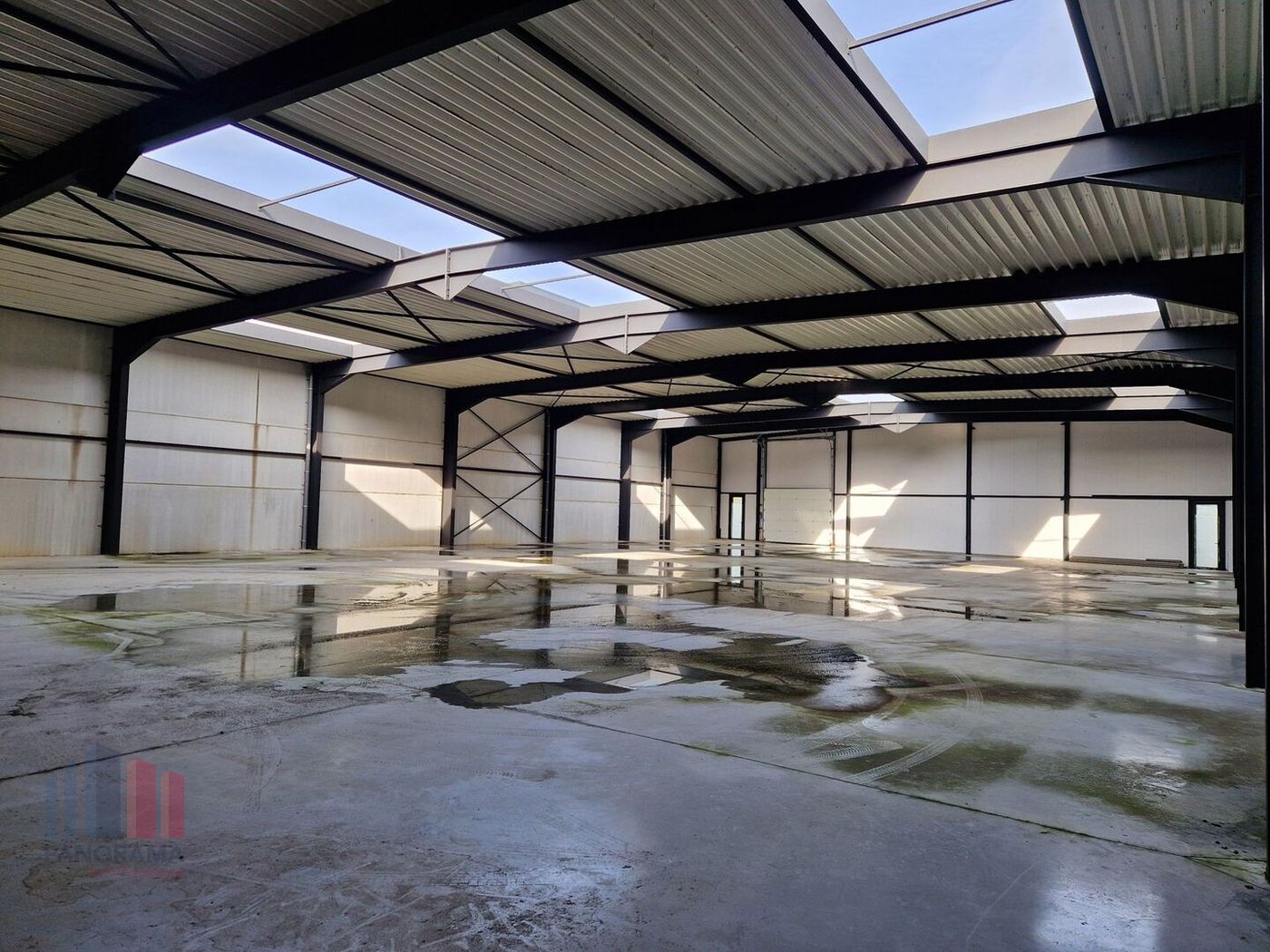 2,265 m² BUSINESS BUILDING ON A PLOT OF 2,290 m² - photo 4