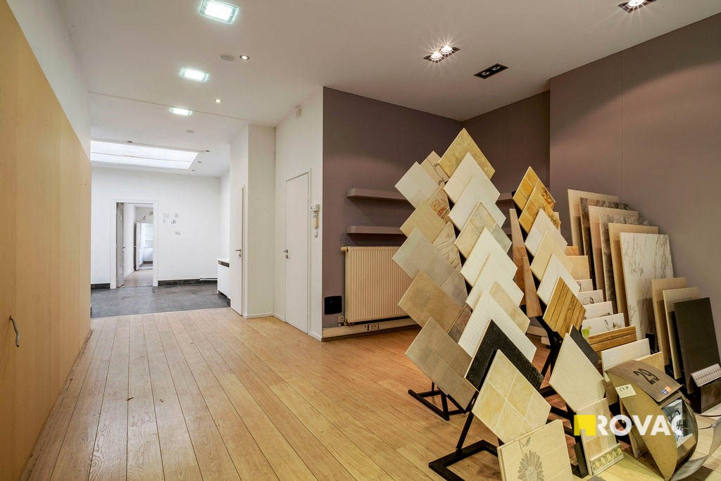 Te renoveren handelspand met woonst in hartje Izegem - foto 5