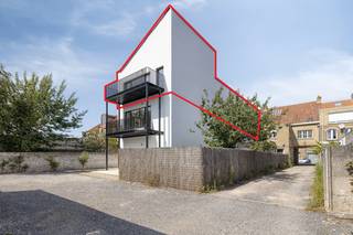 In the Veurnestraat in De Panne, we find this spacious and bright apartment (121 m²) with a sunny terrace (5 m²) for sale. The apartment was completely renovated in 2025, is quietly located but within walking distance of the center. The apartment has 3 bedrooms and the possibility to purchase a garage on the grounds behind it. Looking for real estate in De Panne? Be sure to read on.LAYOUT:&gt; Second floor:- hall;- spacious living room (41 m²) with access to the 5 m² south-facing terrace;- kitchen with sink, ceramic stove, hood, combi microwave, refrigerator and dishwasher;- storage room with washing machine connection;- 3 spacious bedrooms;- spacious bathroom with shower, bath, double sink with washbasin and toilet;- separate toilet;&gt; Third floor:- mezzanine with access to the roof terrace;Possibility to purchase a garage on the grounds behind it.GENERAL:- favourable EPC B (122 kWh/ (m² year))- compliant electrical inspection- gas central heating, condensing boilerAre you looking for a spacious, ready-to-move-in apartment, for permanent residence or for a second home? Don't hesitate to contact our Dewaele Koksijde office: 058 330 600.