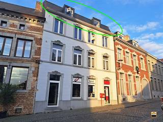 Centraal gelegen 1 slaapkamer appartement met ruime kelderberging. Het appartement is gelegen in het centrum van Borgloon.Er zijn op wandelafstand...