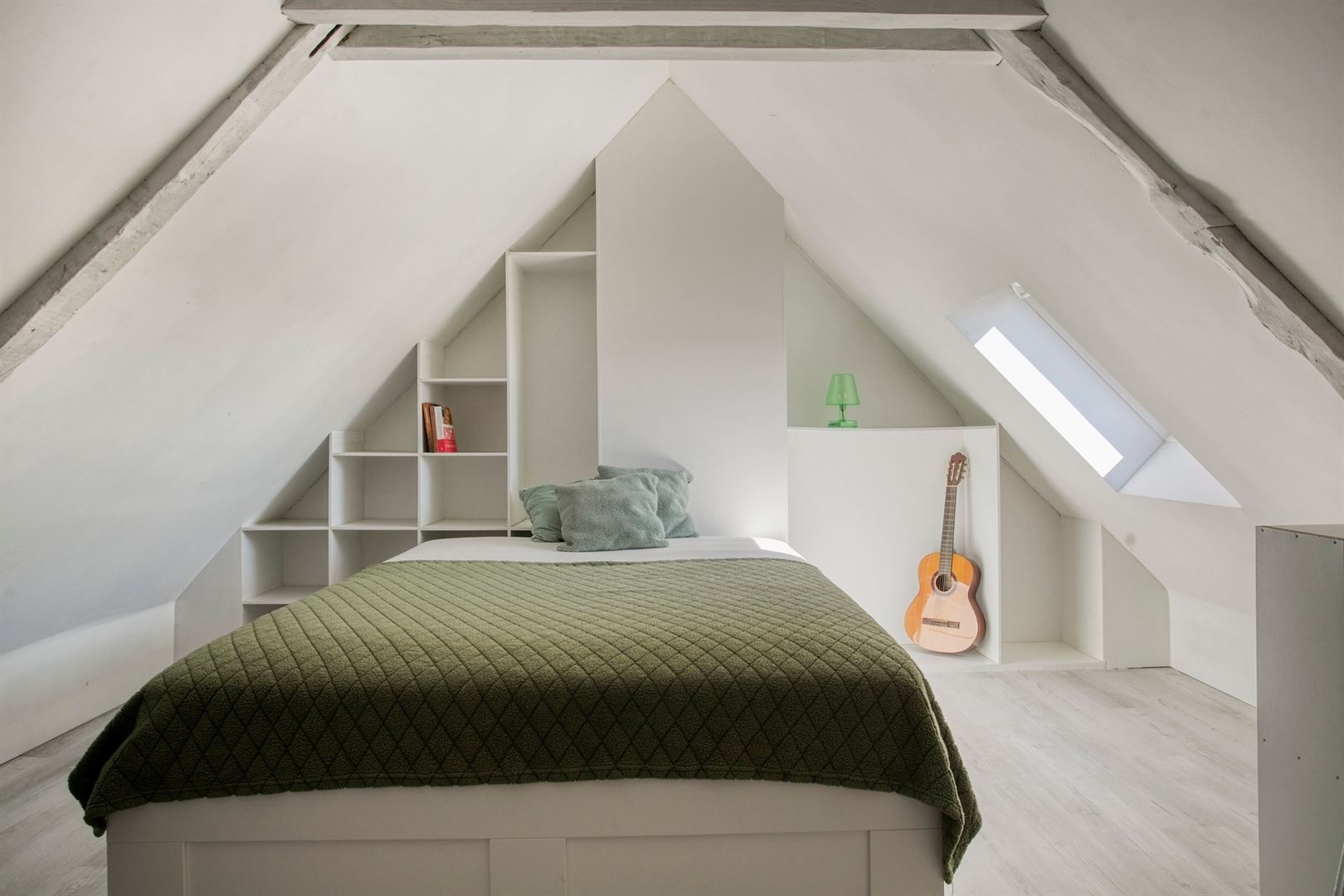 Gerenoveerde woning met verder af te werken uitbouw - foto 4