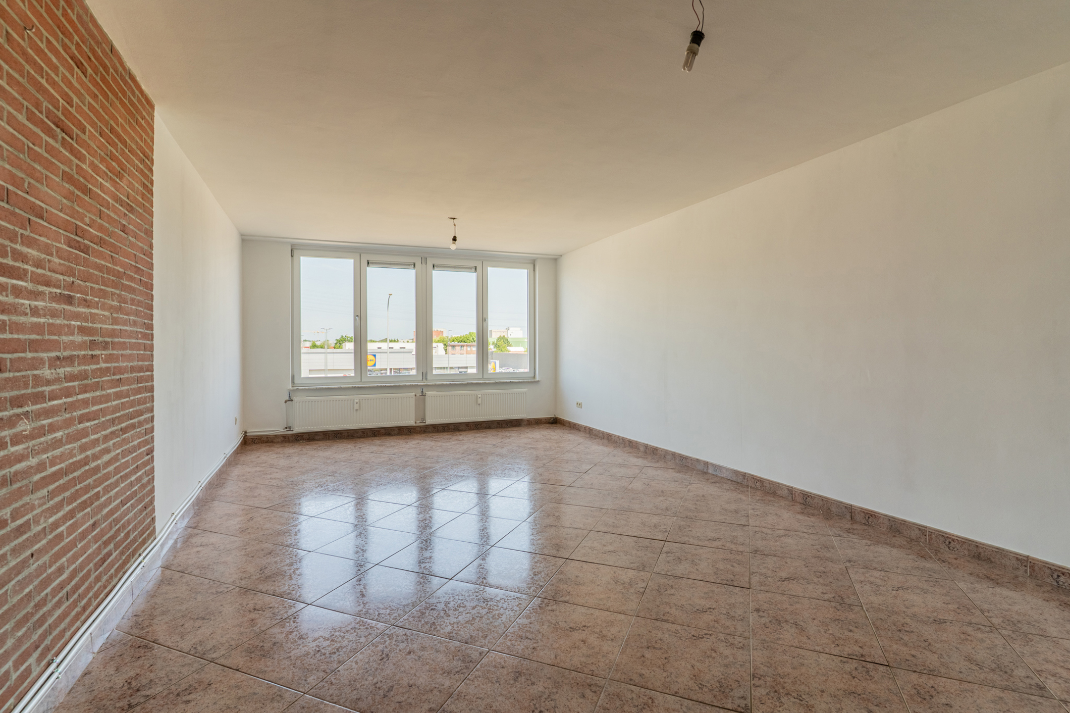 Volledig gerenoveerd appartement met 2 slpk, terras en EPC A - foto 4