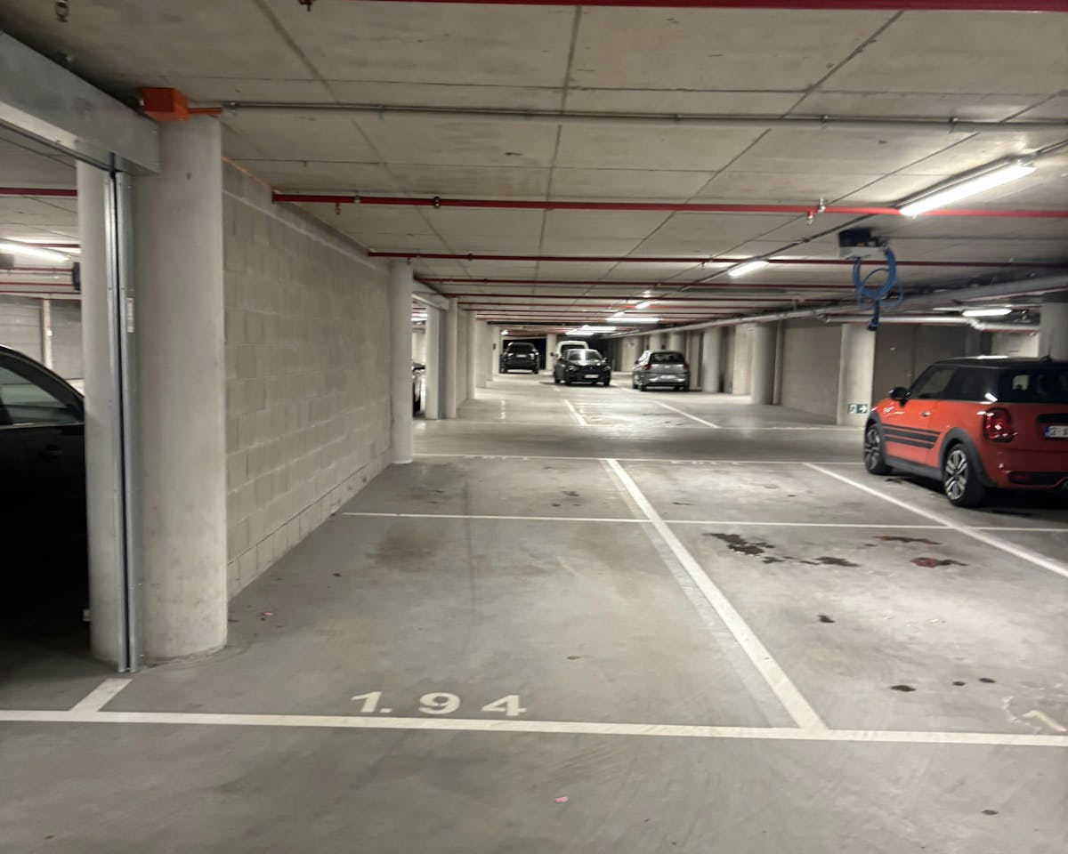 Privatieve parkeerplaats onder Quartier Bleu - foto 2
