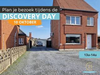 <p>Bent u op zoek naar een instapklare woning op een centrale ligging? Dan is deze gerenoveerde woning precies wat u zoekt!<br />Gelegen in de nabijheid van het station en met een vlotte verbinding naar de autosnelweg, biedt deze woning uitstekende bereikbaarheid. Het geheel bevindt zich op een ruim perceel van 774 m² en is uitgerust met zonnepanelen en airconditioning. Dit zorgt voor extra comfort en energiezuinig wonen.<br />Bij het betreden van de woning komt u in een ruime, lichtrijke living voorzien van airco. De vernieuwde keuken is volledig uitgerust met een vaatwasser, oven, microgolf en inductiekookplaat.<br />De badkamer beschikt over een douche en een enkel lavabomeubel, met daarnaast een apart toilet.<br />Op de eerste verdieping bevinden zich twee ruime slaapkamers. De tweede verdieping biedt een grote derde slaapkamer met vaste kasten en airco.<br />Buiten geniet u van een aangename zuidwest georiënteerde tuin met een groot terras in blauwe steen. Ideaal om te ontspannen en genieten van de zon.<br />Bovendien is er voldoende parkeergelegenheid.<br />Kortom, een comfortabele en goed gelegen woning met tal van troeven. Zeker een bezoek waard!</p><p>EPC: 449 UC: 20260413-0003846315-RES-1</p><p>Wil je deze woning bezoeken bel dan 016/90 10 21 of mail info@future-home.be.</p>