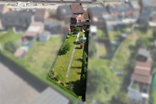 Ruime gezinswoning met 5 slaapkamers, garage én prachtige tuin op gunstige locatieOmgeving:+ Gelegen in een rustige straat in de gezellige wijk...