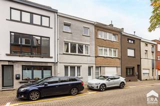 [[ DIT PAND NEEMT DEEL AAN DE ERA OPEN HUIZEN DAG OP 6/12 VAN 13:00 TOT 14:00 ]]Ben je op zoek naar een ruime woning met 4 slaapkamers en tuin in...