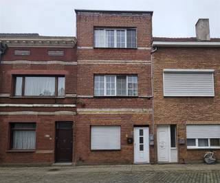 Woning ingedeeld in 3 appartementen De woning is zeer centraal gelegen vlakbij Bouckenborgpark en op wandelafstand van openbaar vervoer, winkels en...