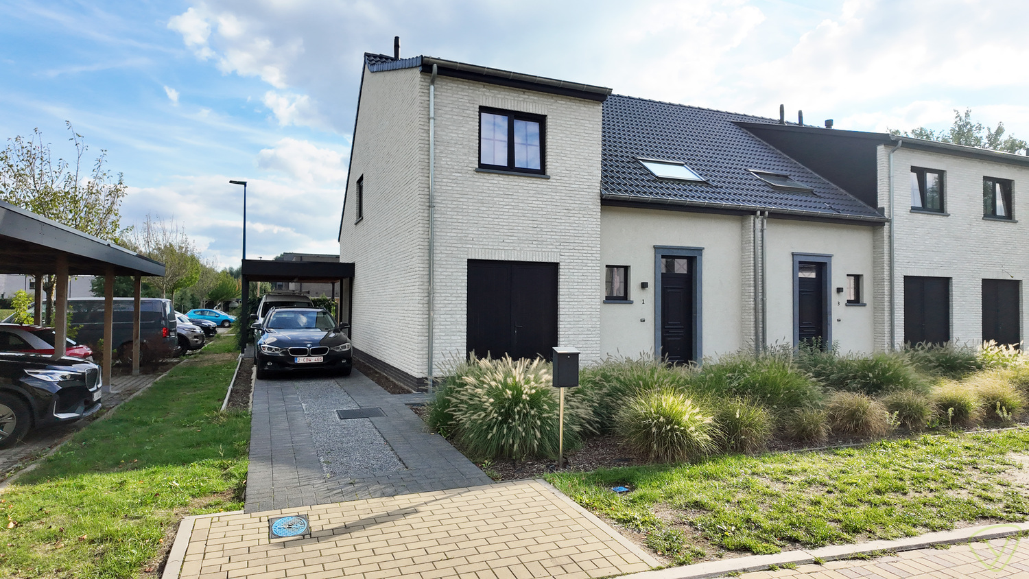 Halfopen prachtig afgewerkte woning vlakbij het centrum van Eeklo - foto 1