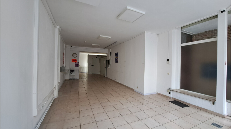 Instapklare Winkelruimte op commerciële ligging te huur in centrrum Brugge - foto 3